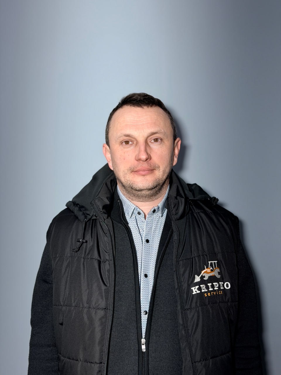Кравченко Олександр Олександрович
Начальник відділу матеріально-технічного постачання